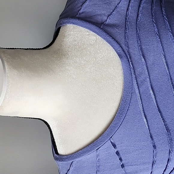 Simply Vera Vera Wang lilac cap sleeve tee with detail - Picture 5 of 12